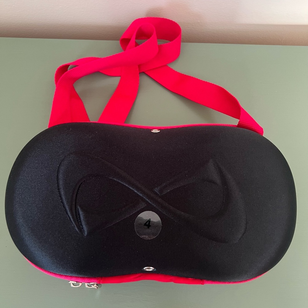 Nfinity Vengeance Cheer Shoes White Womens Youth Size 4 NEW with Tag Storage Bag